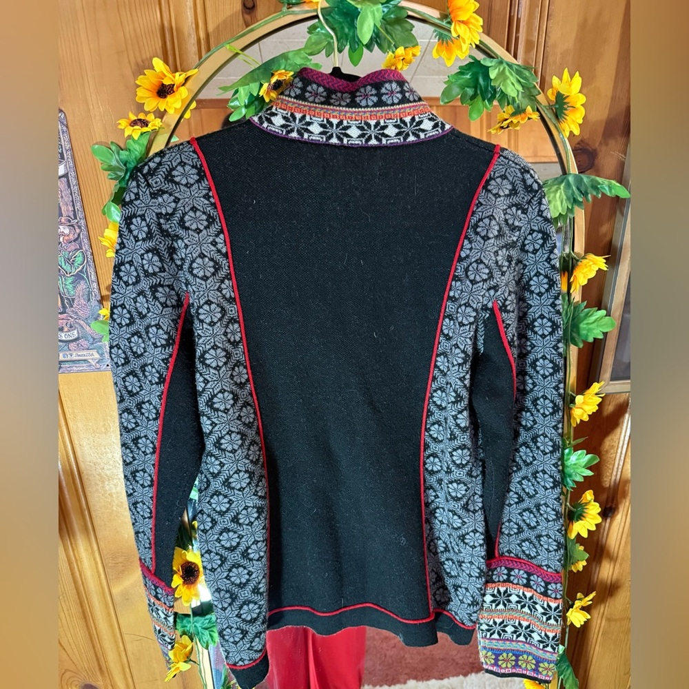 Icelandic Design Luna Zip Sweater - Picture 2 of 6